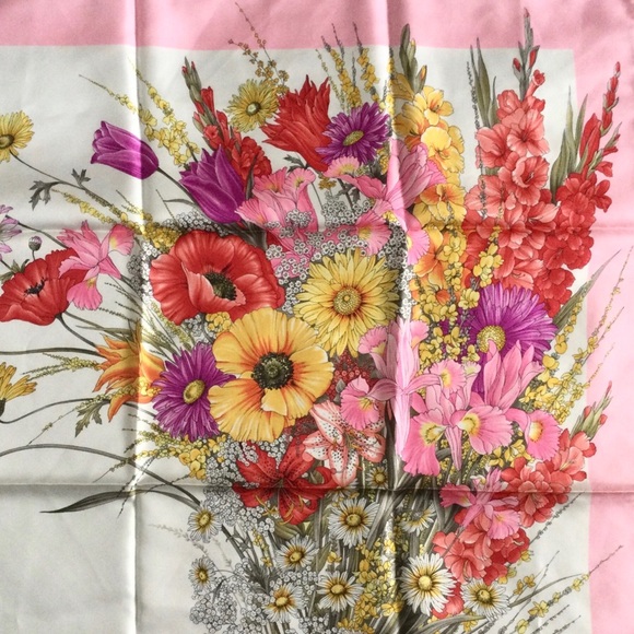 Vintage Gucci Floral Silk Scarf - Picture 3 of 6